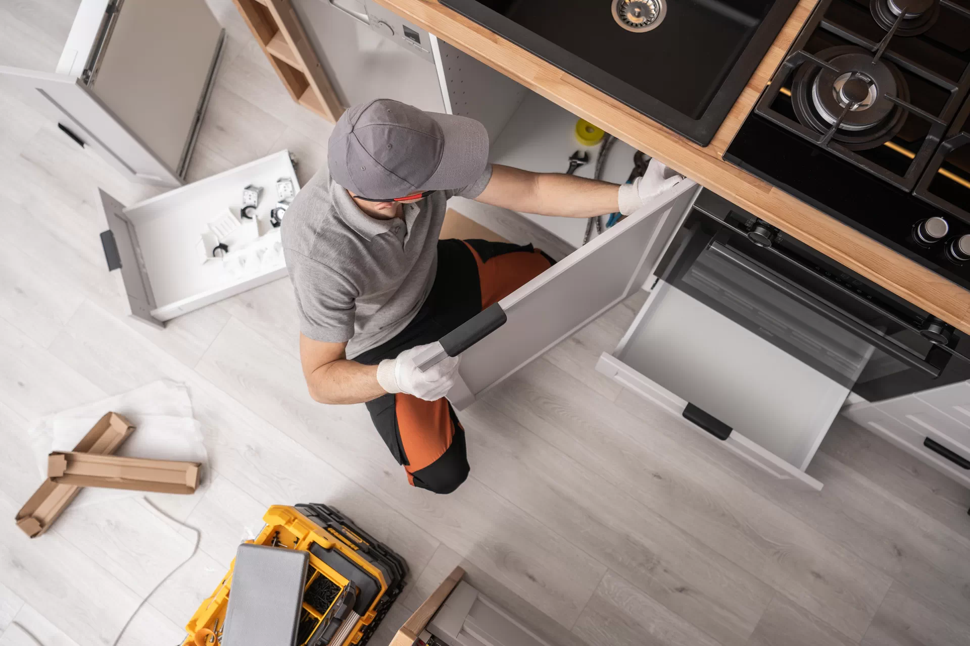 Servicii Profesionale de Amenajări Interioare și Mobilier la Comandă